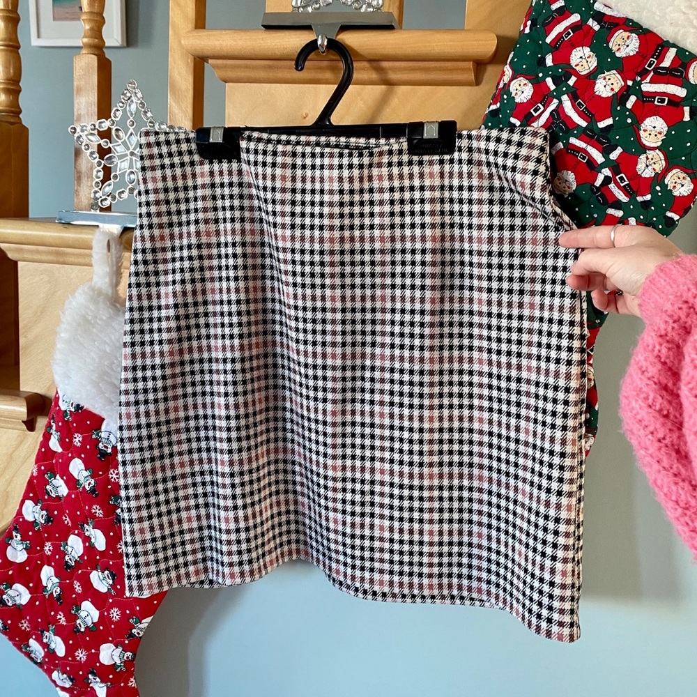 H&M - patterned mini skirt